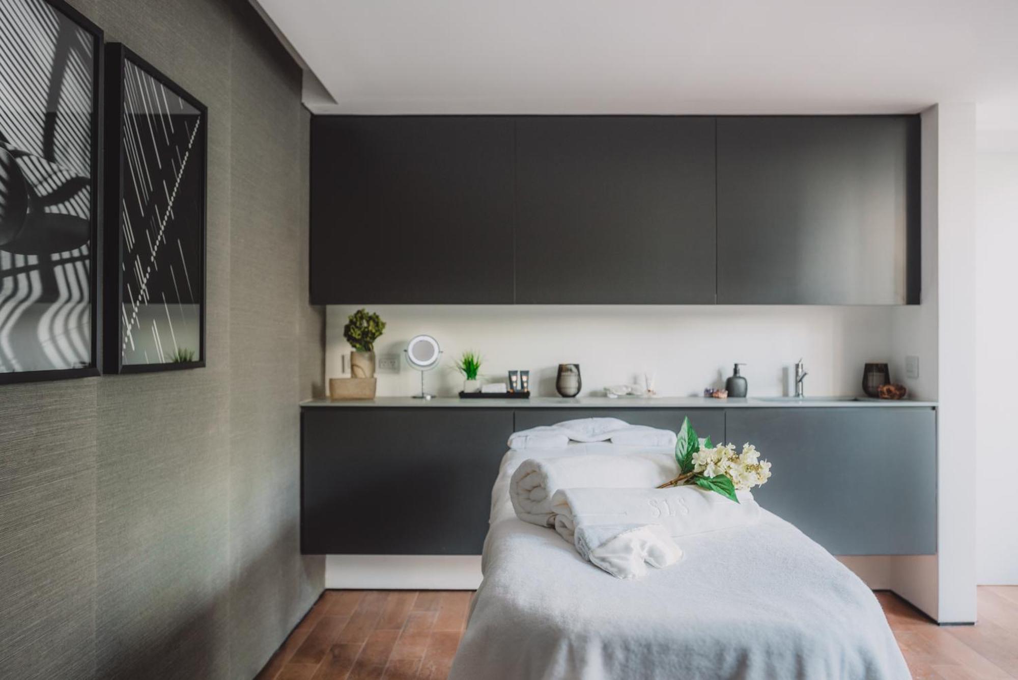 Готель Sls Buenos Aires Puerto Madero Екстер'єр фото Treatment room at The White Room