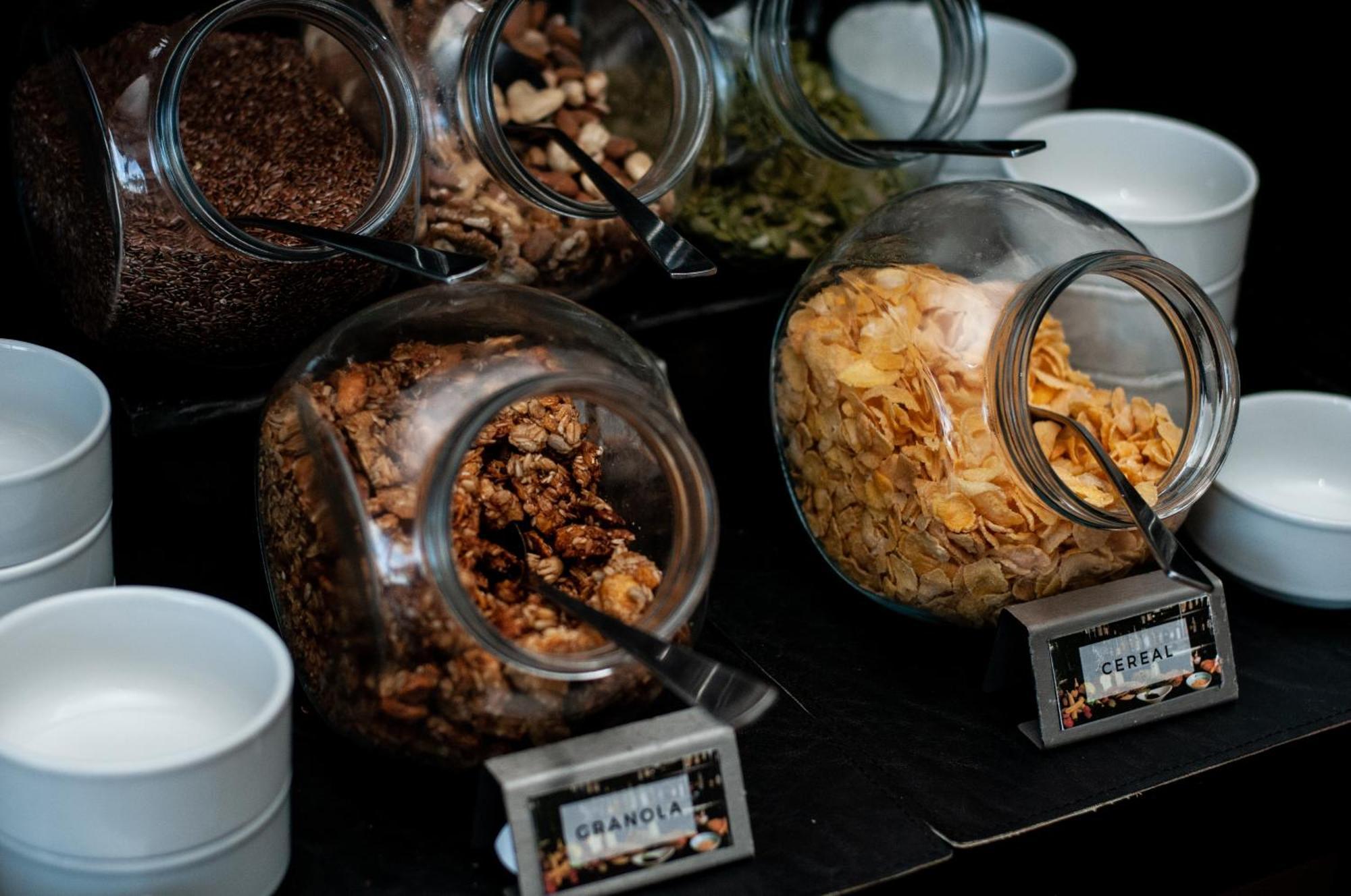 Готель Sls Buenos Aires Puerto Madero Екстер'єр фото Cereal and granola