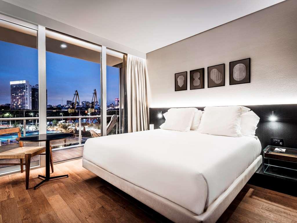 Готель Sls Buenos Aires Puerto Madero Номер фото A bedroom at the London Edition